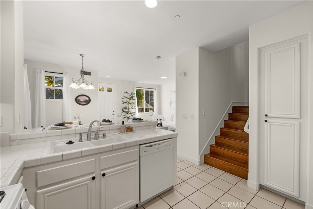 MLS #OC25254109 image #8