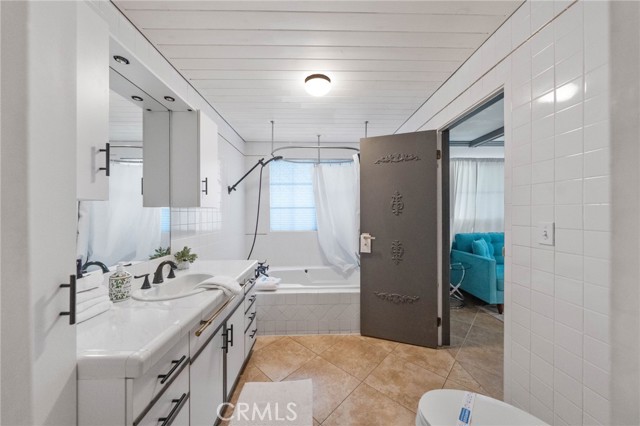 Image 57 of 66 For 2306 Acacia Rd E