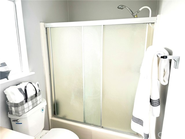 Detail Gallery Image 28 of 45 For 9917 Independence Ave #C,  Chatsworth,  CA 91311 - 2 Beds | 2 Baths