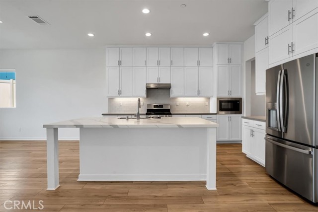 18150 Tableau Way, Saugus CA: https://media.crmls.org/medias/3f6f4c62-0043-4354-9575-14083131562a.jpg