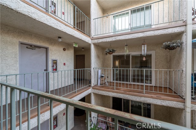 Detail Gallery Image 2 of 20 For 1344 5th St #17,  Glendale,  CA 91201 - 2 Beds | 2 Baths