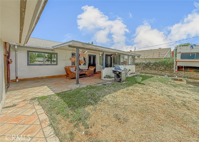 8835 Monogram Avenue, North Hills CA: https://media.crmls.org/medias/3f701887-34ba-45eb-a304-214af916dd57.jpg