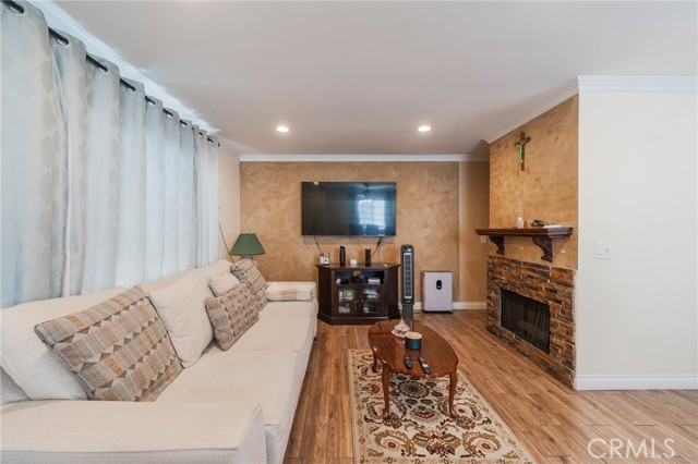 Detail Gallery Image 5 of 28 For 13959 Arthur Ave #1,  Paramount,  CA 90723 - 3 Beds | 2/1 Baths