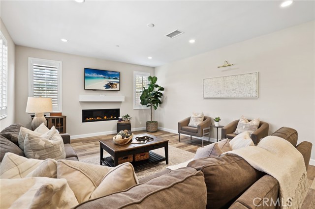 24 Granja Court, Rancho Mission Viejo CA: https://media.crmls.org/medias/3f70edf6-a3aa-4c6c-9888-11cf487f241a.jpg