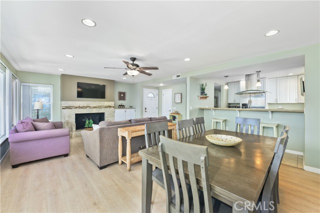 Detail Gallery Image 6 of 15 For 119 46th St "Upper" #B,  Newport Beach,  CA 92663 - 3 Beds | 2 Baths
