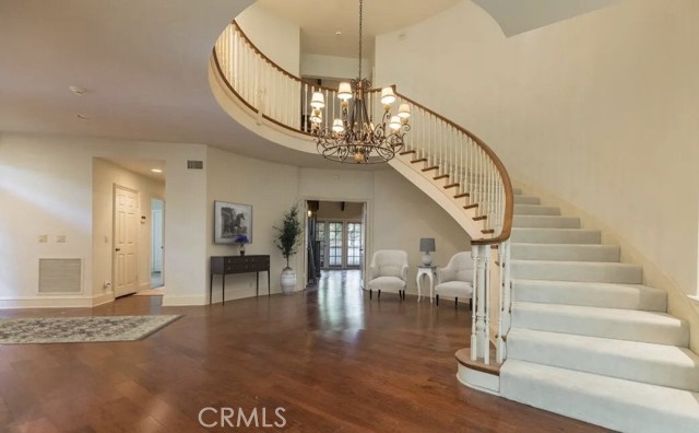 Detail Gallery Image 9 of 56 For 12386 Ridge Cir, Los Angeles,  CA 90049 - 3 Beds | 3/1 Baths