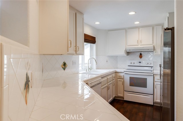 Detail Gallery Image 5 of 16 For 430 Lake St #304,  Huntington Beach,  CA 92648 - 2 Beds | 2 Baths