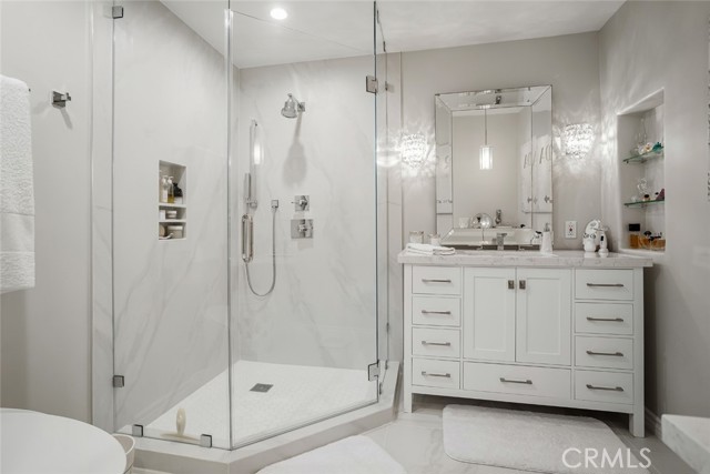 11952 Montana Ave, #203 photo 19