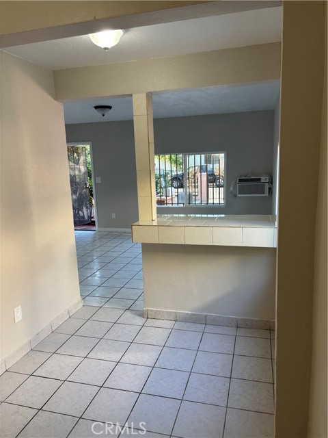 Detail Gallery Image 5 of 18 For 7880 N Claybeck Ave, Sun Valley,  CA 91352 - 2 Beds | 1 Baths