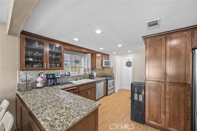 1629 Glenview Drive, Perris CA: https://media.crmls.org/medias/3f726718-f7ba-4ef2-82da-286685e04419.jpg