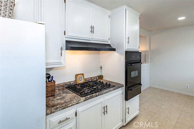 11986 Springview Drive, La Mirada CA: https://media.crmls.org/medias/3f729765-ab4e-4b84-9b9c-88df6581f4d8.jpg
