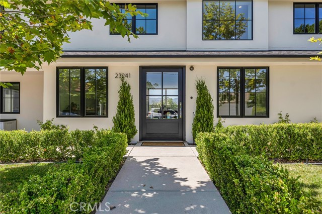 23241 Aetna Street, Woodland Hills CA: https://media.crmls.org/medias/3f7305a0-131b-439f-a8fd-a321ff8733e3.jpg