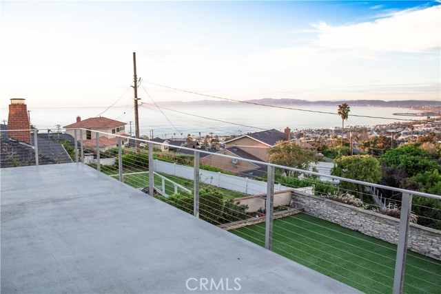 Detail Gallery Image 22 of 48 For 229 via Pasqual, Redondo Beach,  CA 90277 - 4 Beds | 4 Baths
