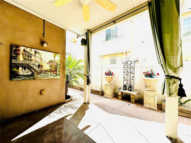 Detail Gallery Image 8 of 63 For 31891 Domenoe Way, Temecula,  CA 92592 - 3 Beds | 2/1 Baths