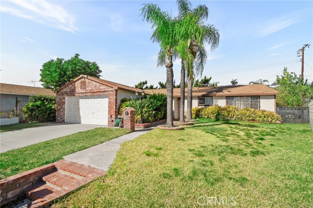327 Flaxton Street, Pomona CA: https://media.crmls.org/medias/3f7448e1-e265-4757-8c52-4f9867a53edb.jpg