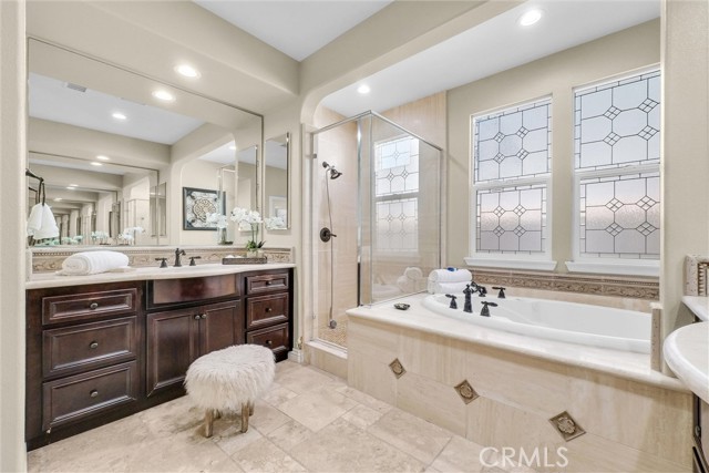 Detail Gallery Image 8 of 45 For 3328 S Crawford, Santa Ana,  CA 92704 - 5 Beds | 4/1 Baths