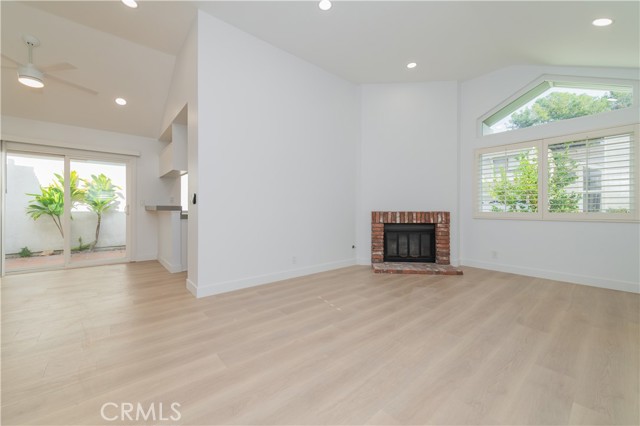 Detail Gallery Image 5 of 22 For 9 Wintermist, Irvine,  CA 92614 - 2 Beds | 2 Baths