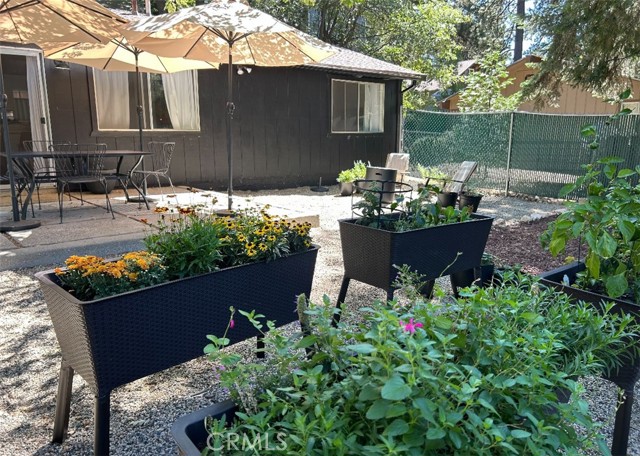 2511 Catalina Drive, Running Springs CA: https://media.crmls.org/medias/3f75b627-b252-4d75-8dff-1852739616d3.jpg
