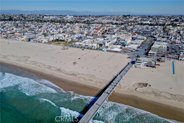 38 15th Street, Hermosa Beach, California 90254, 4 Bedrooms Bedrooms, ,3 BathroomsBathrooms,Residential,Sold,15th,SB22234802