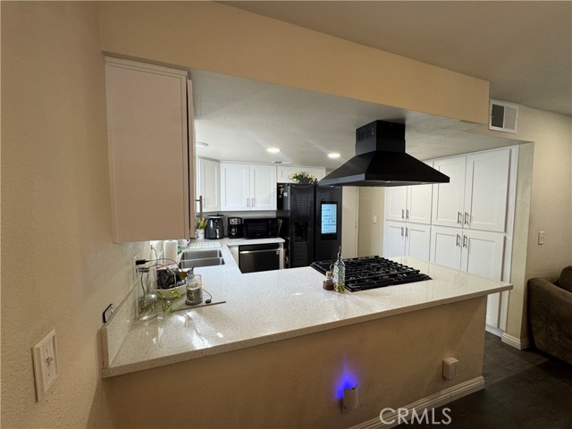 Detail Gallery Image 5 of 32 For 22031 Main, Carson,  CA 90745 - 2 Beds | 2 Baths