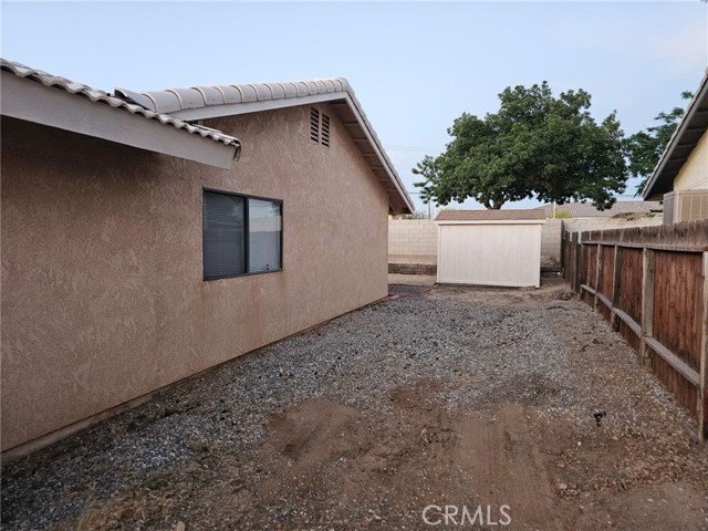 15481 Chaparral Street, Victorville CA: https://media.crmls.org/medias/3f775545-fa79-4dbf-845c-f072a1a053b2.jpg