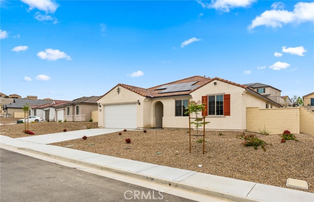 Detail Gallery Image 2 of 26 For 4180 Larchwood Ln, Lake Elsinore,  CA 92530 - 3 Beds | 2 Baths