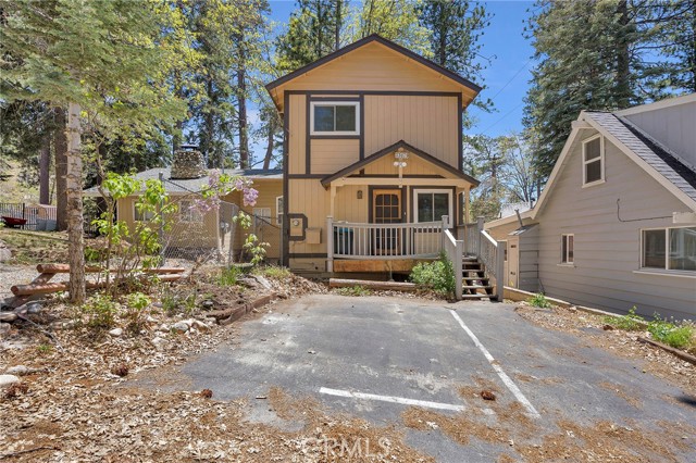 Detail Gallery Image 2 of 24 For 33079 Ridge Rd, Arrowbear,  CA 92382 - 2 Beds | 1/1 Baths