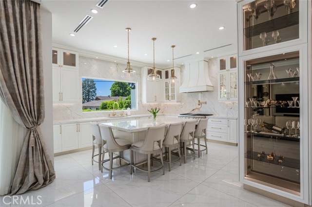 Detail Gallery Image 14 of 41 For 410 Audraine Dr, Glendale,  CA 91202 - 4 Beds | 3 Baths