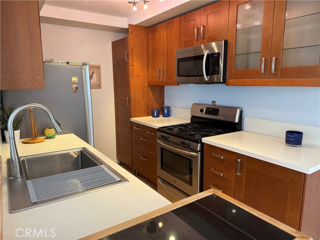 514 .5 Marigold Ave, Corona del Mar CA: https://media.crmls.org/medias/3f78d2b0-9d3c-414d-916a-737e2b51a1b8.jpg