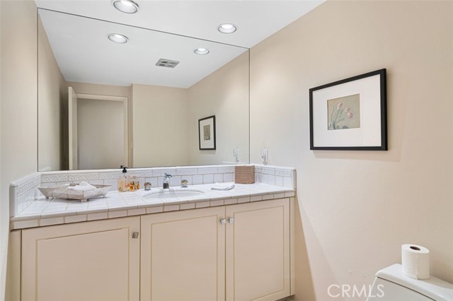 Detail Gallery Image 16 of 52 For 23661 Park Andorra, Calabasas,  CA 91302 - 4 Beds | 3/1 Baths