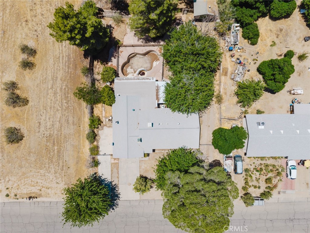 https://media.crmls.org/medias/3f7975a7-7285-4f83-9f83-d7d3b7da041e.jpg?preset=X-Large