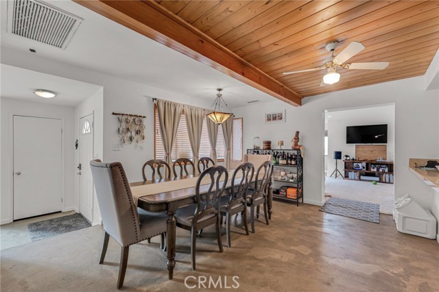 Detail Gallery Image 15 of 30 For 9707 Foothill, Sylmar,  CA 91342 - 4 Beds | 3 Baths