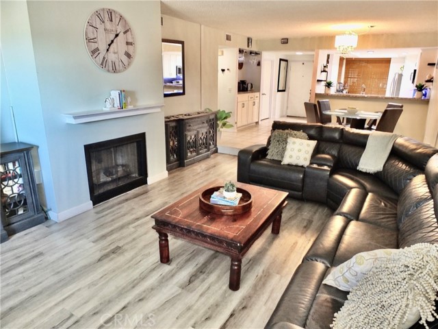 Detail Gallery Image 14 of 47 For 1655 Clark #124,  Long Beach,  CA 90815 - 2 Beds | 2 Baths