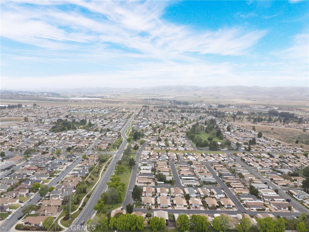 https://media.crmls.org/medias/3f7a266b-e9ab-40d6-b44a-6b06abb32160.jpg?preset=X-Large