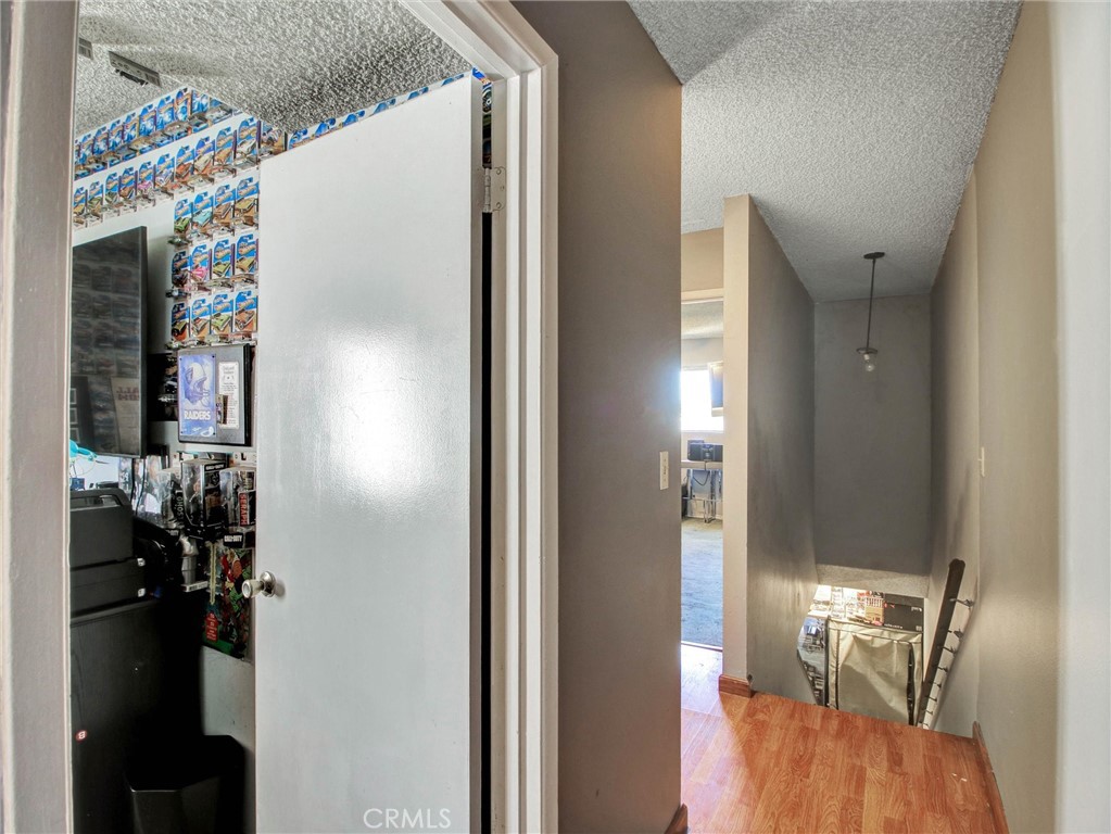 https://media.crmls.org/medias/3f7a6fe8-5179-4912-b3dc-20d9fa94bd50.jpg?preset=X-Large