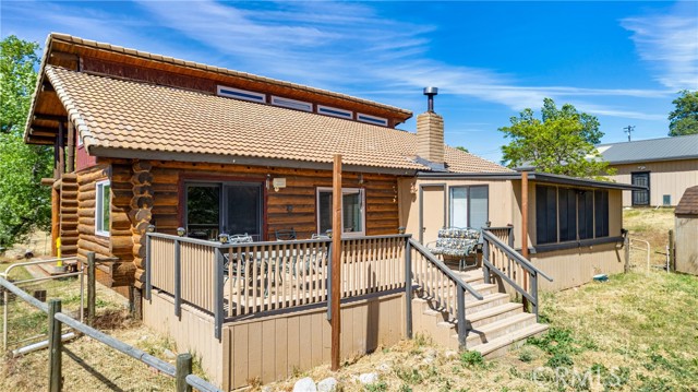 Detail Gallery Image 2 of 38 For 30771 Fox Ridge Ct, Tehachapi,  CA 93561 - 3 Beds | 2 Baths