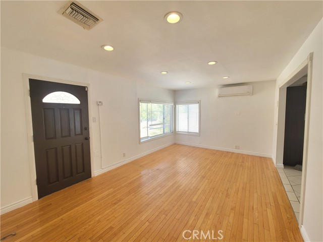 21912 Celes Street, Woodland Hills CA: https://media.crmls.org/medias/3f7bb0cd-6a8c-4828-bf24-e36208904a4f.jpg