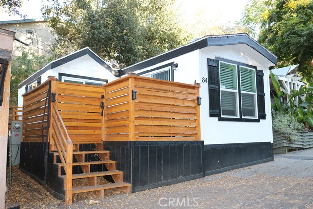 Detail Gallery Image 2 of 16 For 10799 Sherman Grove Ave Unit 84, Sunland,  CA 90140 - 1 Beds | 1 Baths