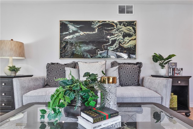 Detail Gallery Image 7 of 38 For 1736 E Oakridge, West Covina,  CA 91792 - 3 Beds | 2/1 Baths