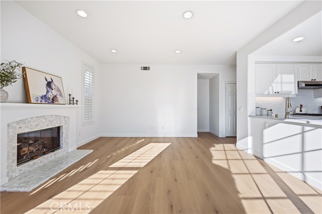 Detail Gallery Image 9 of 45 For 1394 La Culebra Cir, Camarillo,  CA 93012 - 4 Beds | 2/1 Baths