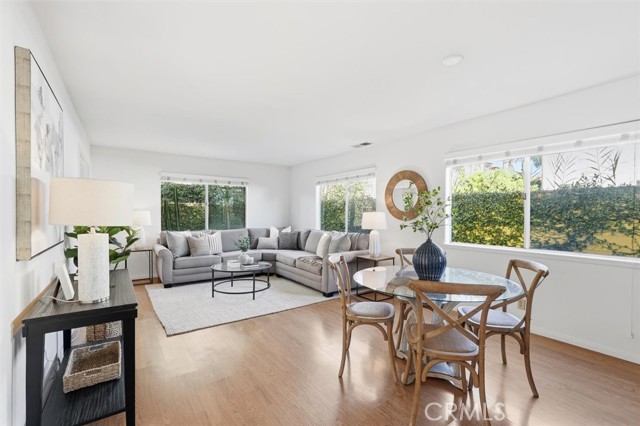 Detail Gallery Image 8 of 23 For 2113 Marshallfield Ln #B,  Redondo Beach,  CA 90278 - 4 Beds | 2/1 Baths