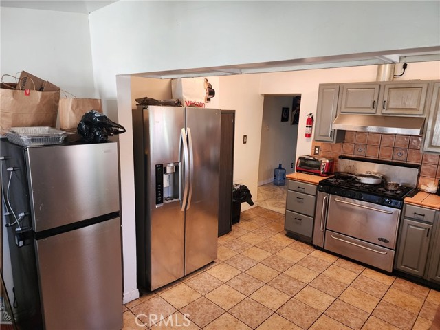 4312 Walton Avenue, Los Angeles CA: https://media.crmls.org/medias/3f81fc89-e028-4152-8330-c6a7ec7df620.jpg