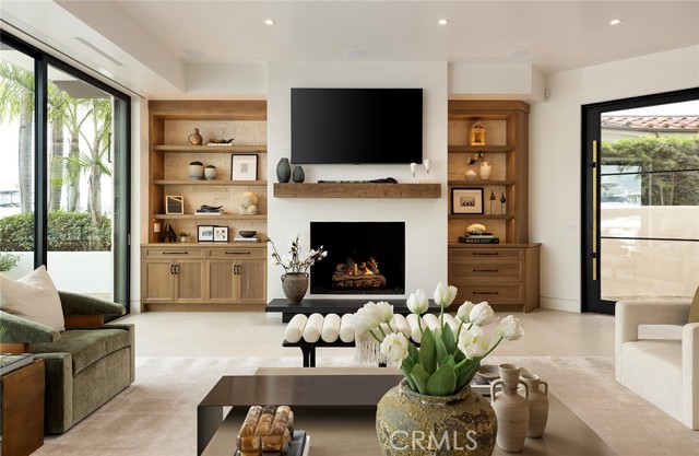 Detail Gallery Image 3 of 47 For 615 Lido Park Dr, Newport Beach,  CA 92663 - 4 Beds | 4/1 Baths