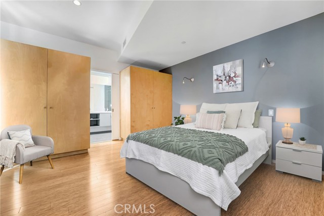 Detail Gallery Image 11 of 32 For 3907 De Longpre Ave, Los Angeles,  CA 90027 - 3 Beds | 3 Baths