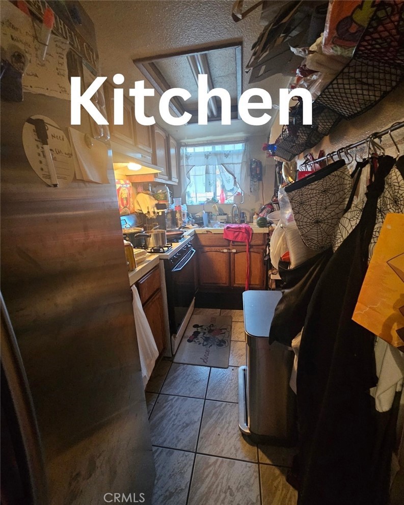 https://media.crmls.org/medias/3f82f8fe-86a8-455f-89c9-b5dcdd6be5c2.jpg?preset=X-Large
