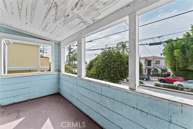 Detail Gallery Image 15 of 28 For 2511 4th St, Santa Monica,  CA 90405 - 6 Beds | 4 Baths