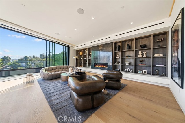 1947 Glencoe Way, Los Angeles CA: https://media.crmls.org/medias/3f835382-0c0b-4761-a430-46a3df529b53.jpg