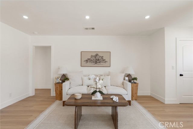 Detail Gallery Image 7 of 28 For 19910 Bernist Ave, Torrance,  CA 90503 - 3 Beds | 2 Baths
