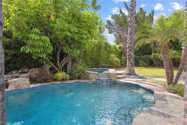 4520 El Caballero Drive, Tarzana CA: https://media.crmls.org/medias/3f84006d-1e04-4c4e-b734-0a1f45c05c6e.jpg