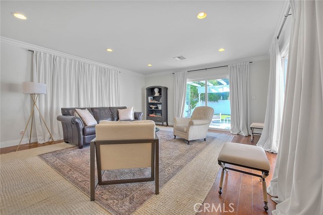 Detail Gallery Image 7 of 18 For 6505 W 84th St, Los Angeles,  CA 90045 - 3 Beds | 2 Baths